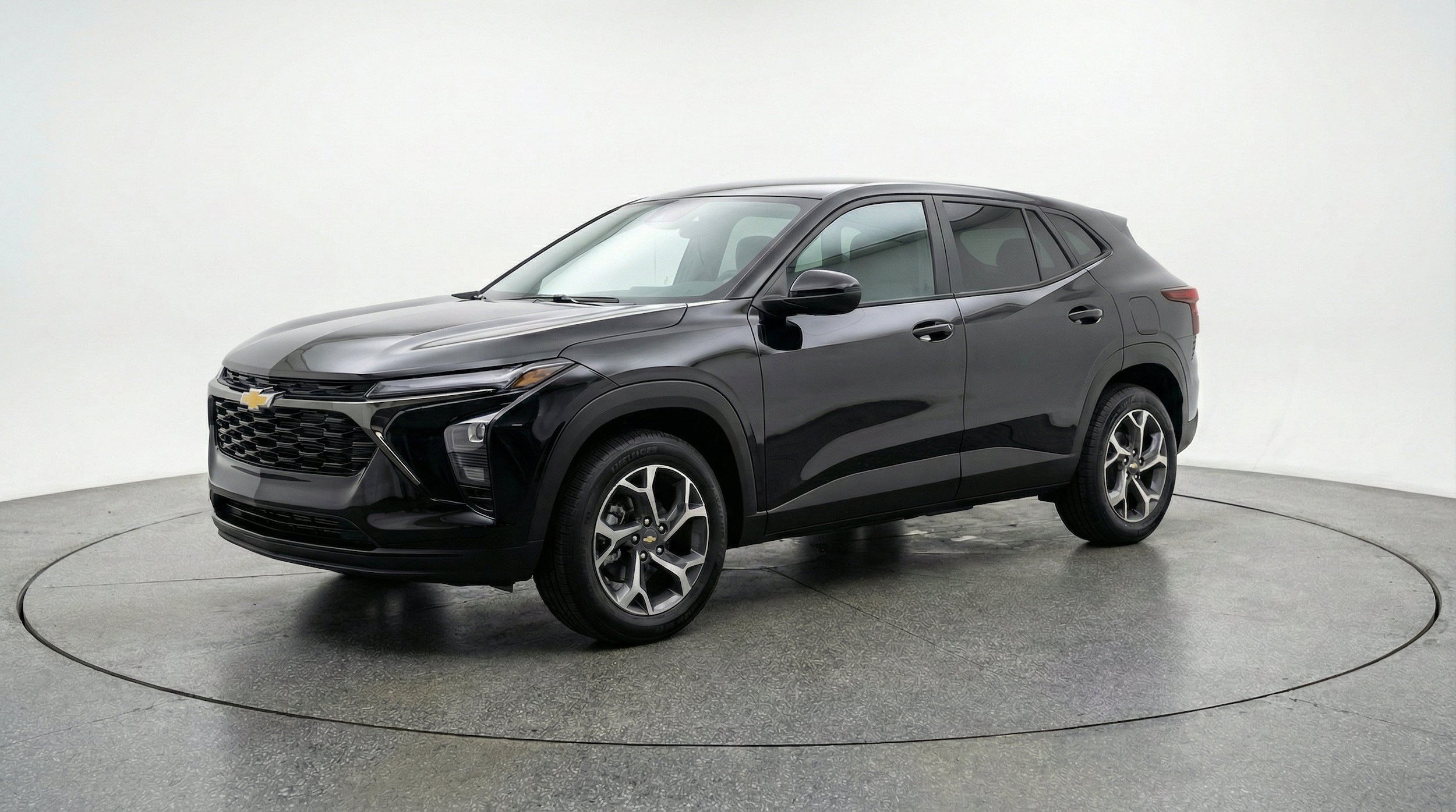 Thumbnail: 2025 Chevrolet Trax - 3