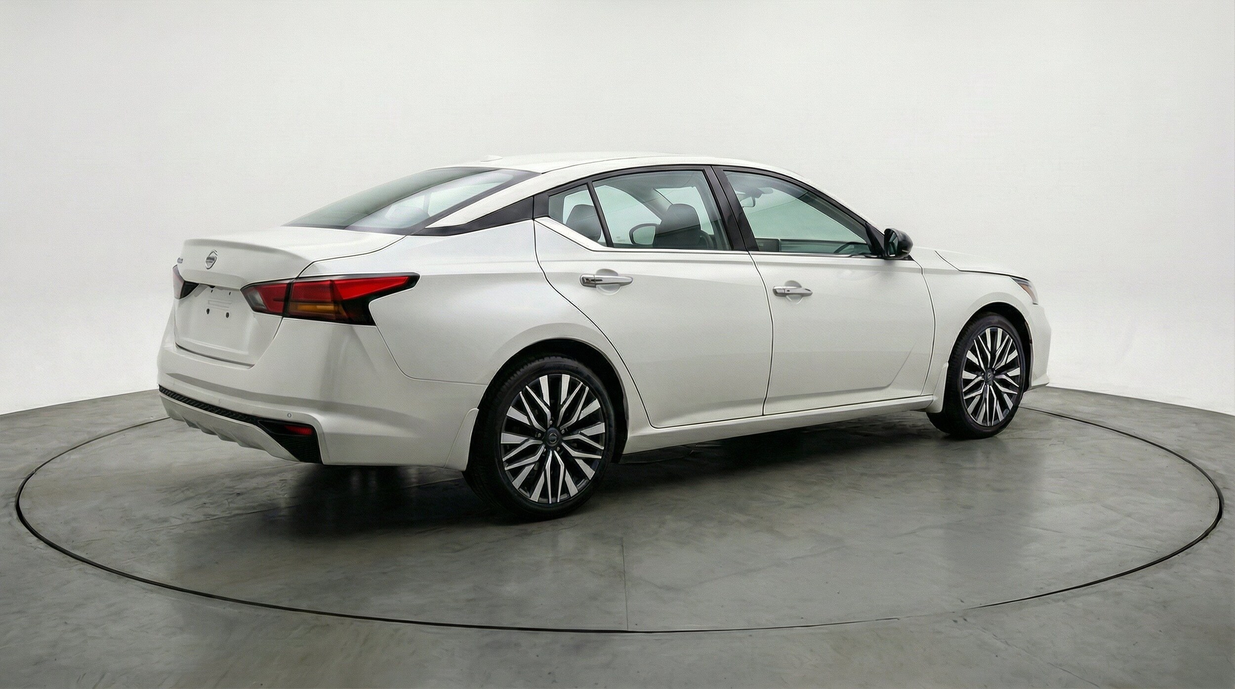 Thumbnail: 2025 Nissan Altima - 9