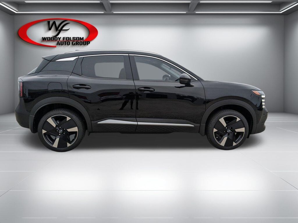 New 2025 Nissan Kicks SR SUV