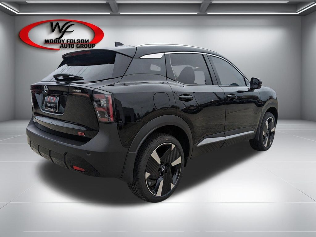 New 2025 Nissan Kicks SR SUV