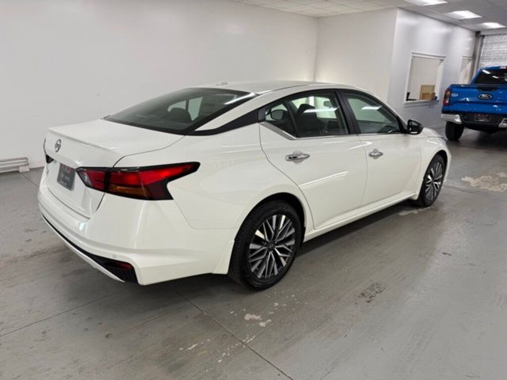 New 2025 Nissan Altima 2.5 SV Sedan