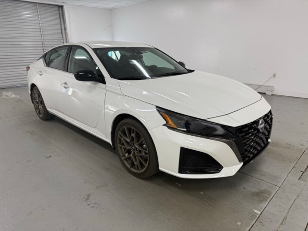 New 2025 Nissan Altima 2.5 SR Sedan