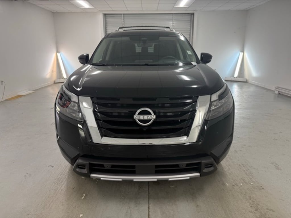 New 2025 Nissan Pathfinder Platinum SUV