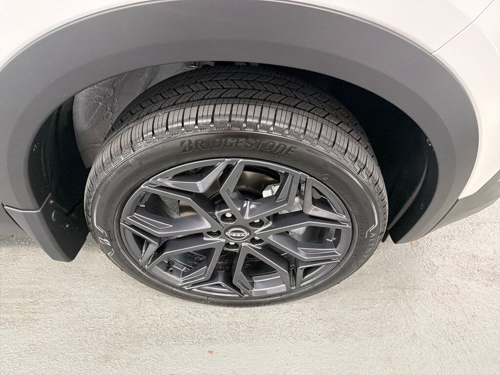 New 2026 Nissan Kicks SR SUV