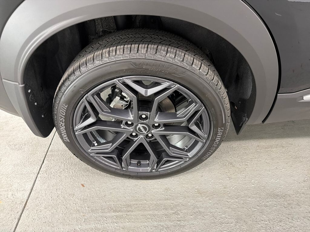 New 2026 Nissan Kicks SR SUV