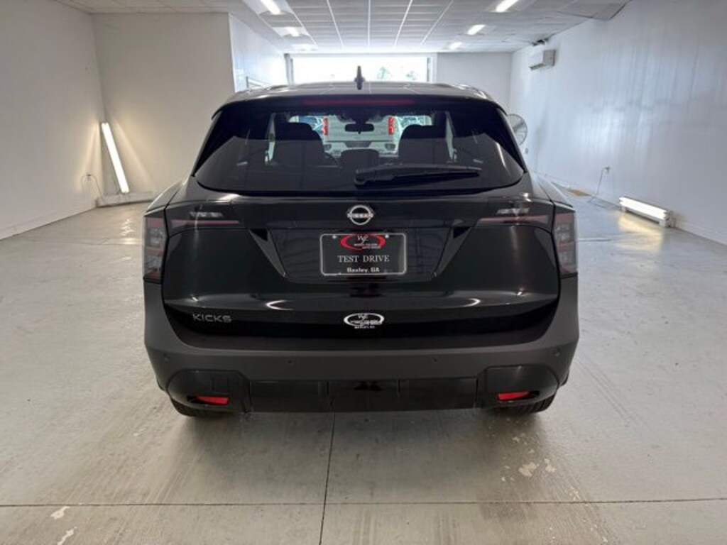 New 2025 Nissan Kicks SV SUV