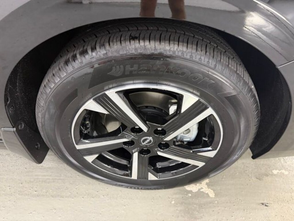 New 2025 Nissan Sentra SV Sedan