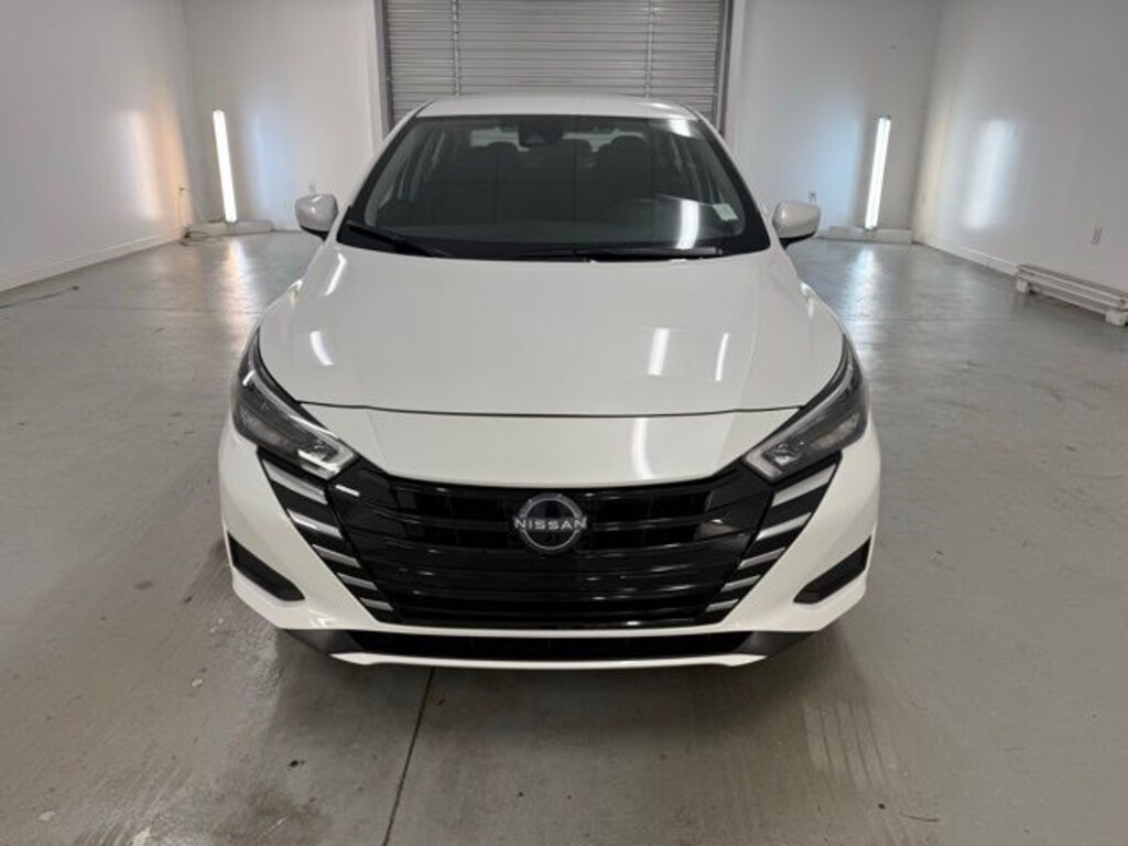 New 2025 Nissan Versa 1.6 SV Sedan