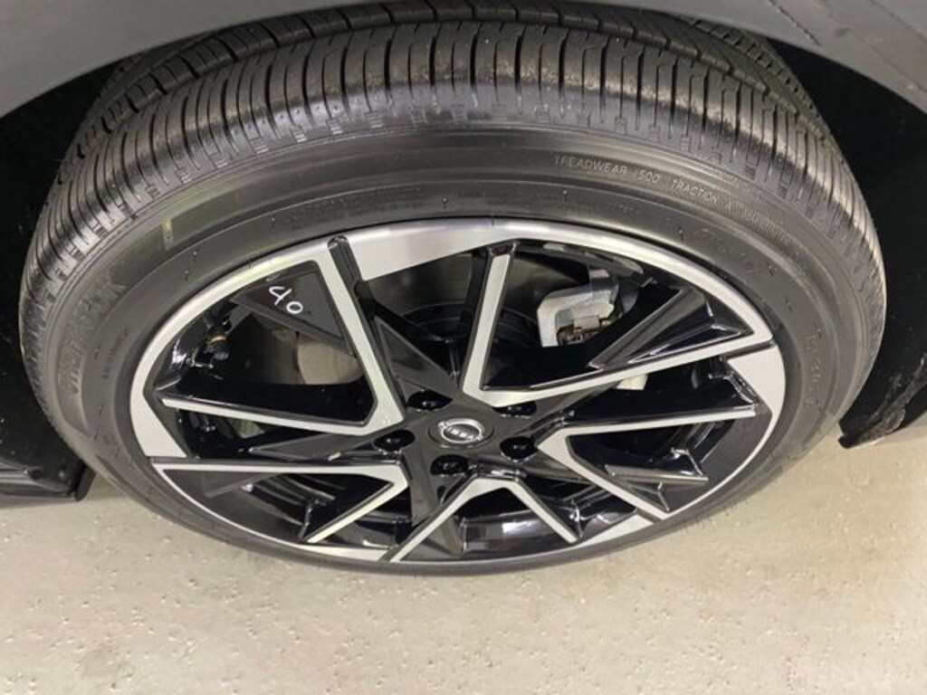 New 2025 Nissan Sentra SR Sedan