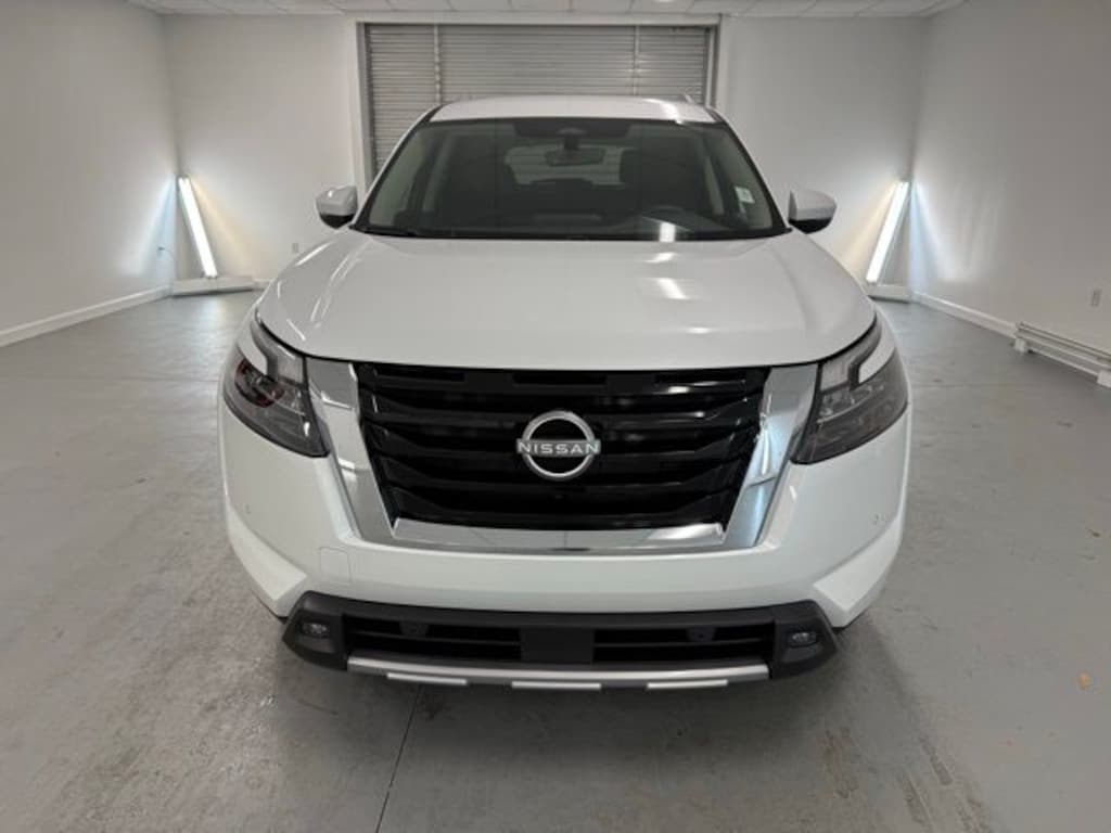 New 2025 Nissan Pathfinder SL SUV