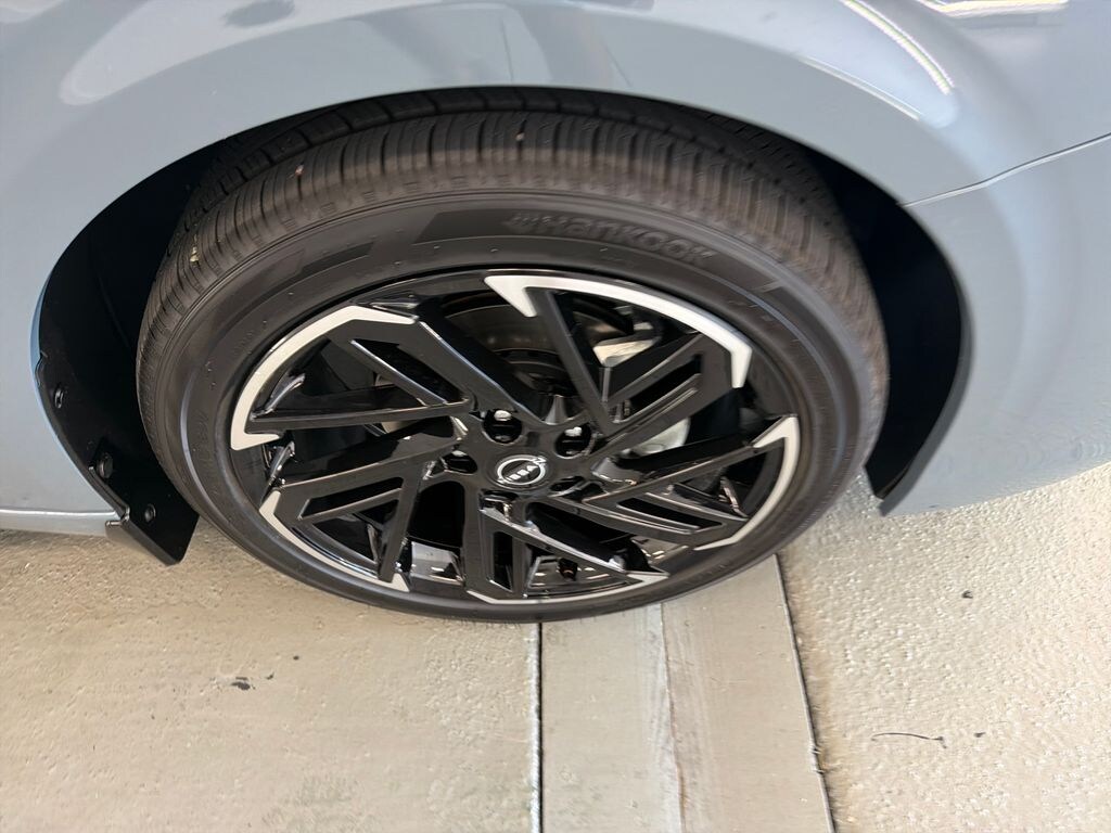 New 2027 Nissan Sentra SR Sedan