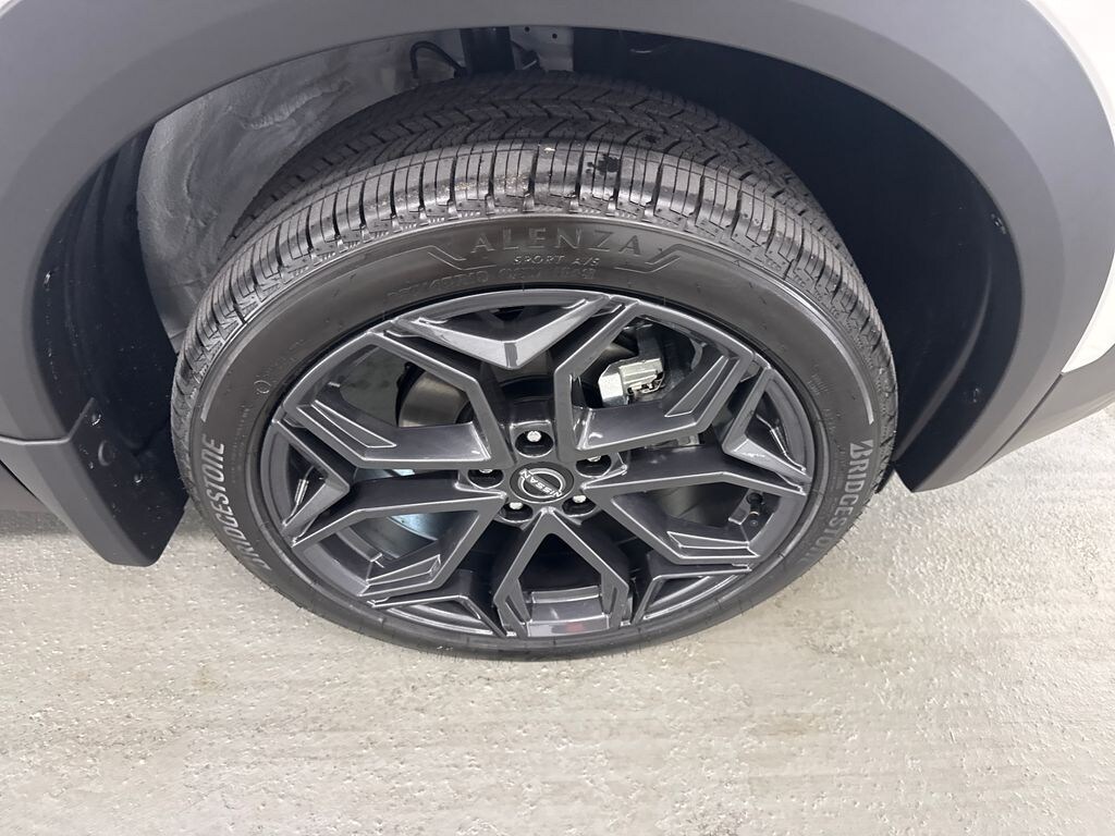New 2026 Nissan Kicks SR SUV