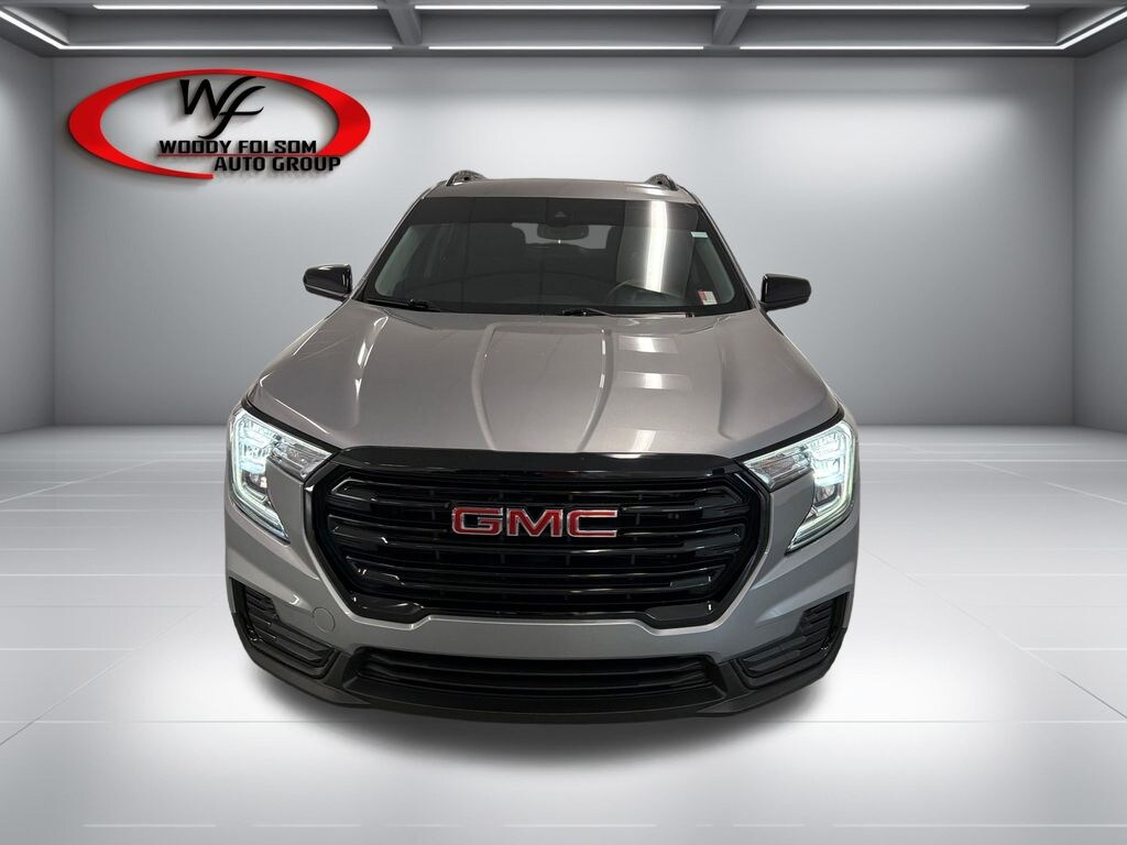 Used 2024 GMC Terrain SLE SUV