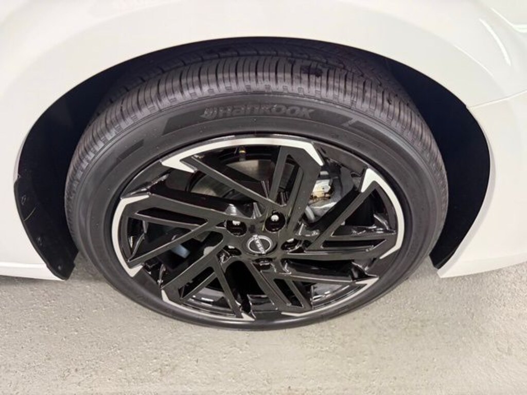 New 2026 Nissan Sentra SR Sedan