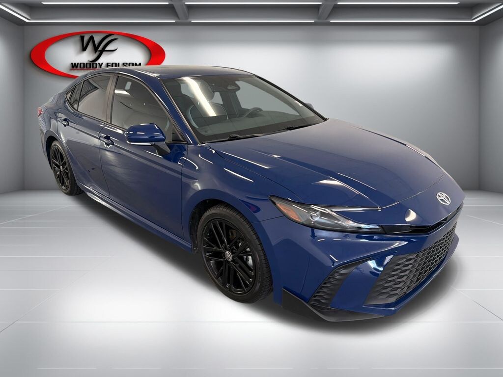 Used 2025 Toyota Camry SE Sedan
