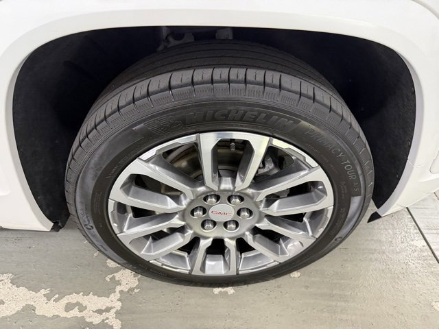 2023 Gmc Acadia Denali photo 2
