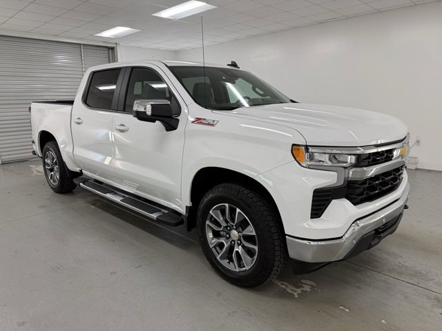 2026 Chevrolet Silverado 1500 LT photo 3