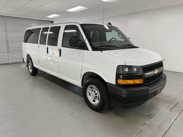 2025 Chevrolet Express 3500 Passenger Van photo 3