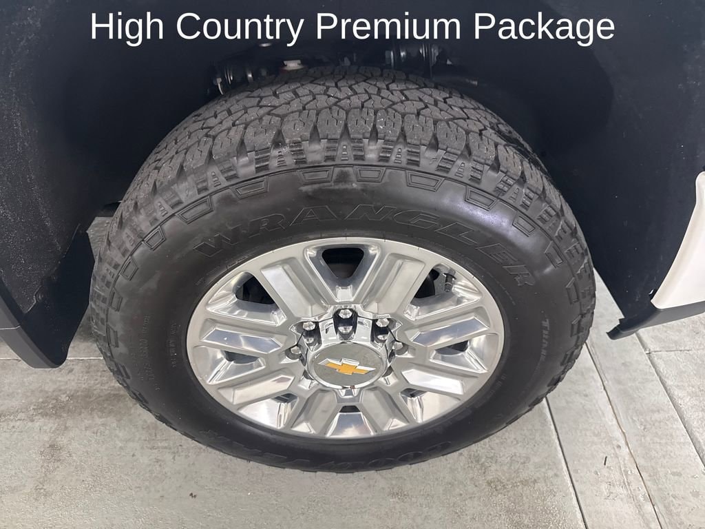 Used 2025 Chevrolet Silverado 2500 HD High Country Truck Crew Cab