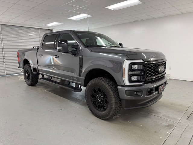 2025 Ford F-250 Lariat photo 3