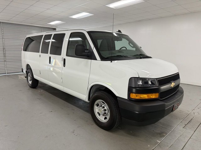 2025 Chevrolet Express 3500 Passenger Van photo 3