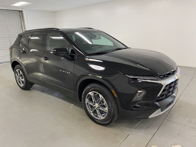 2025 Chevrolet Blazer 2LT photo 3
