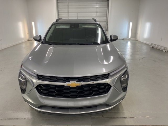 Used 2025 Chevrolet Trax LT with VIN KL77LHEP0SC111432 for sale in Baxley, GA