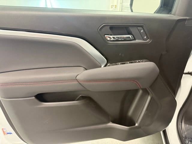 2026 Chevrolet Colorado Z71 - Photo 12