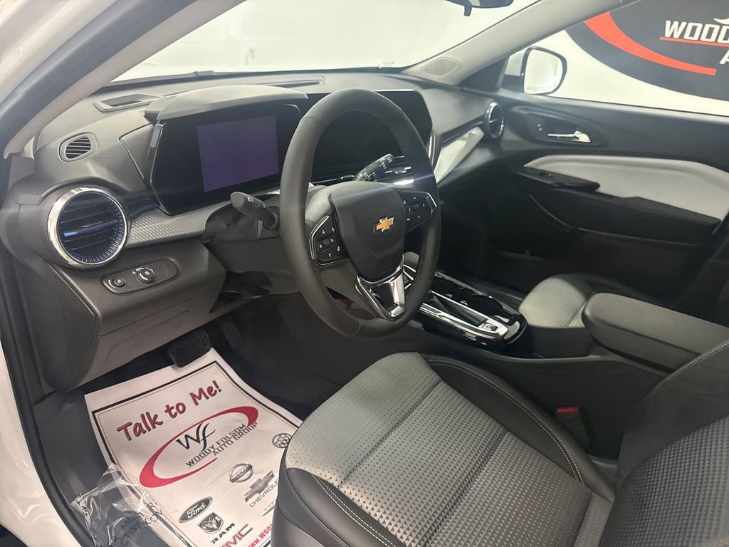 2026 Chevrolet Trax LT - Photo 9