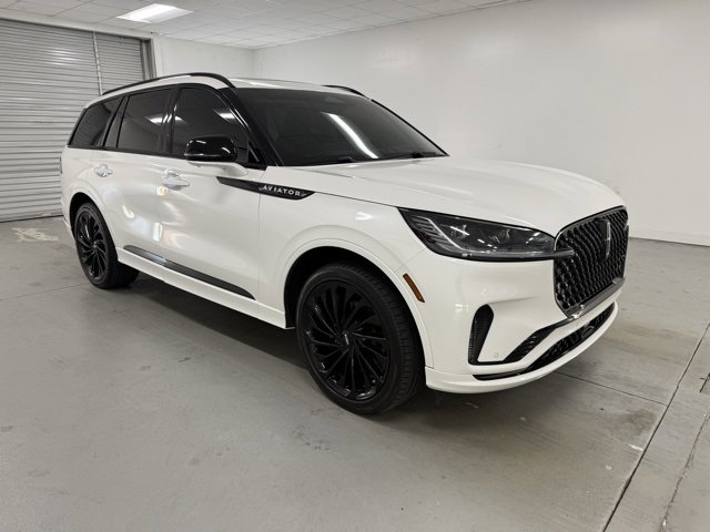 2025 Lincoln Aviator Reserve photo 3
