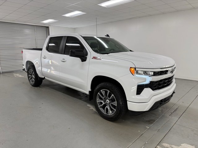 2023 Chevrolet Silverado 1500 RST photo 3