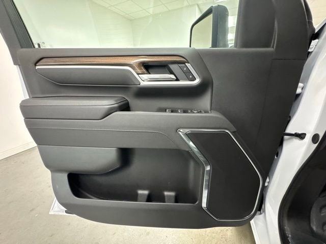 2026 Chevrolet Silverado 3500HD LT - Photo 12