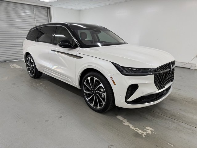 2024 Lincoln Nautilus Black Label photo 3