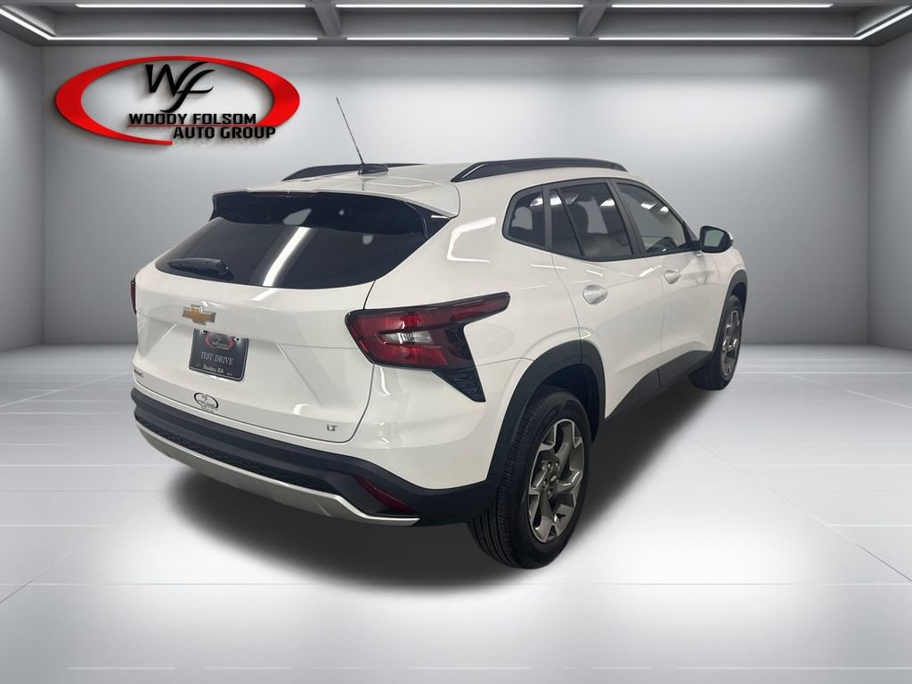2026 Chevrolet Trax LT - Photo 6
