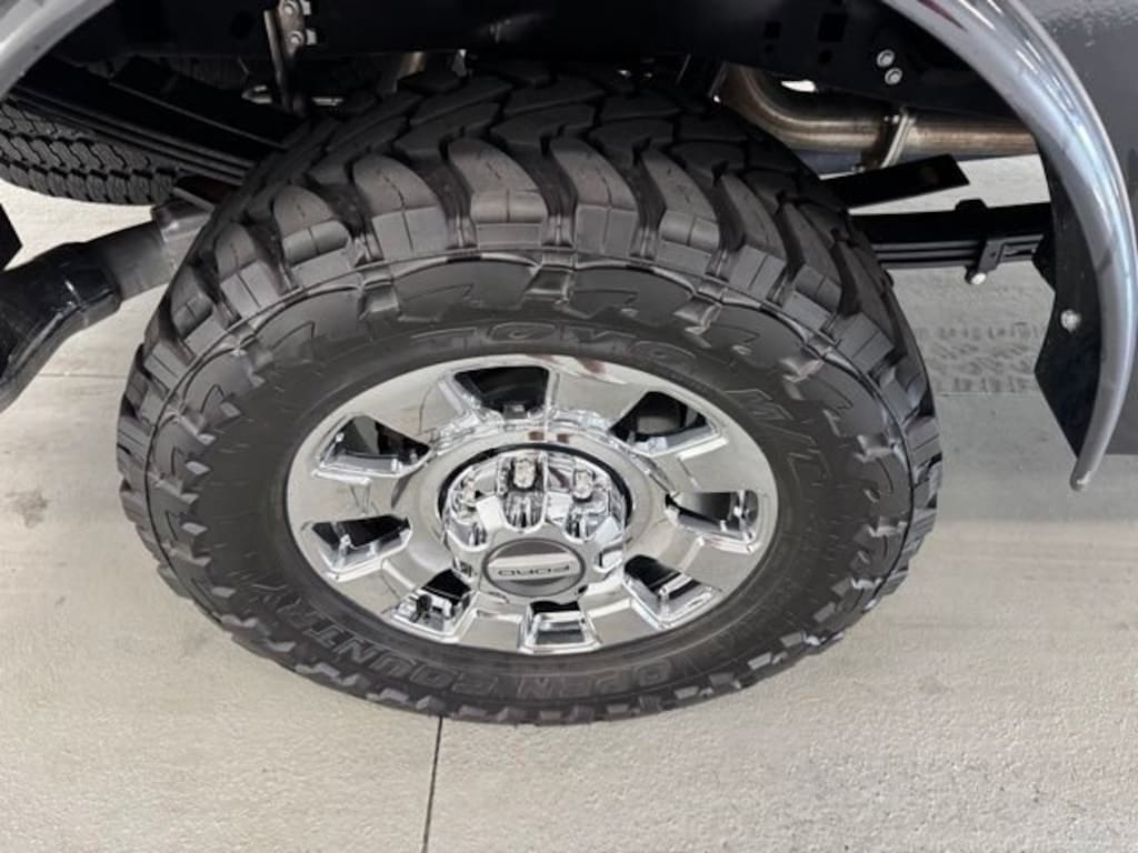 Used 2025 Ford Super Duty F-250 SRW Lariat Truck Crew Cab