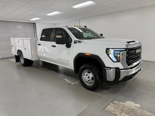 2025 Gmc Sierra 3500 HD Pro photo 3