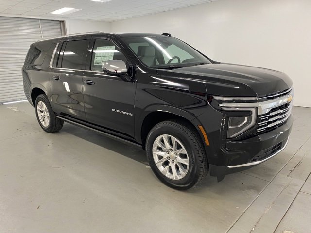 2025 Chevrolet Suburban Premier photo 3