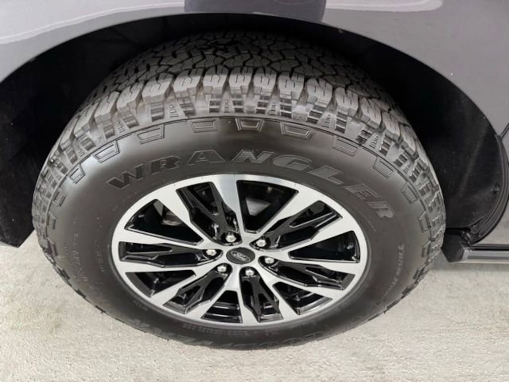 Used 2025 Ford Expedition Max Platinum SUV