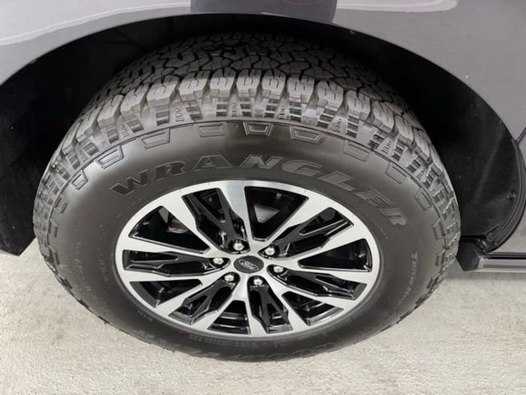 Used 2025 Ford Expedition Max Platinum SUV