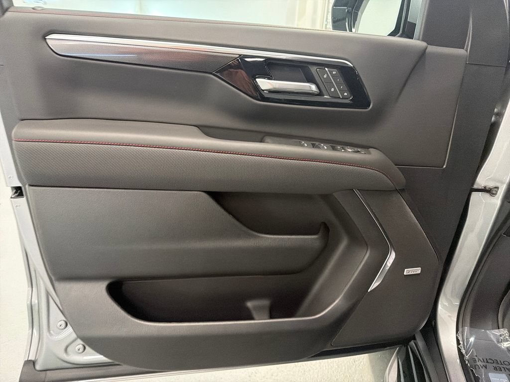 2026 Chevrolet Suburban RST - Photo 12
