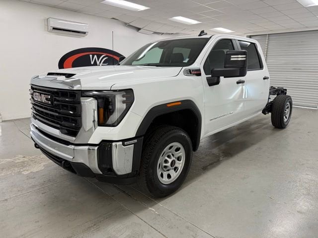 2026 GMC Sierra 3500HD Pro's photo