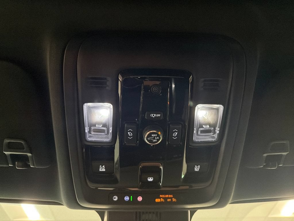 2026 Chevrolet Suburban RST - Photo 17