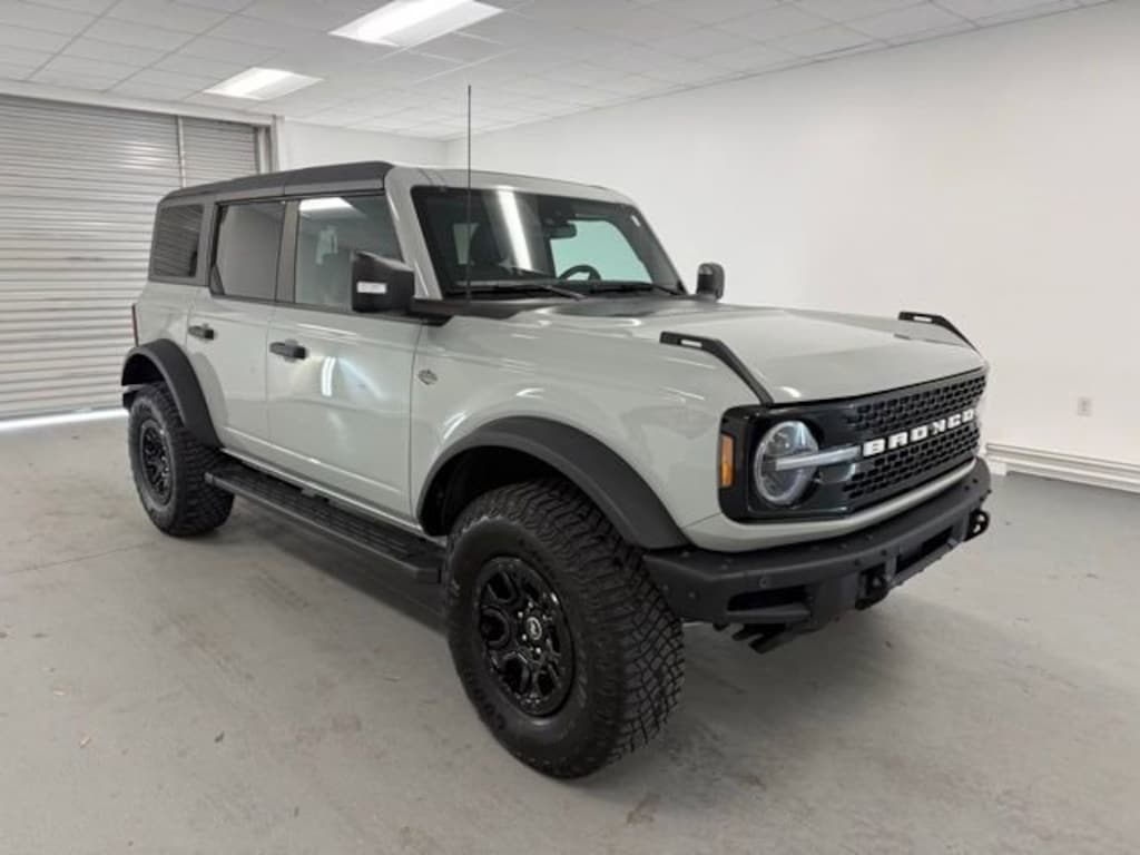 Used 2023 Ford Bronco Base SUV