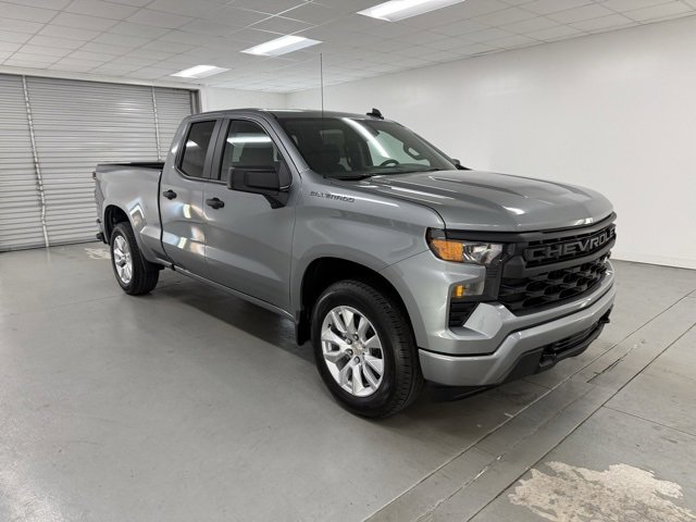 2026 Chevrolet Silverado 1500 Custom photo 3