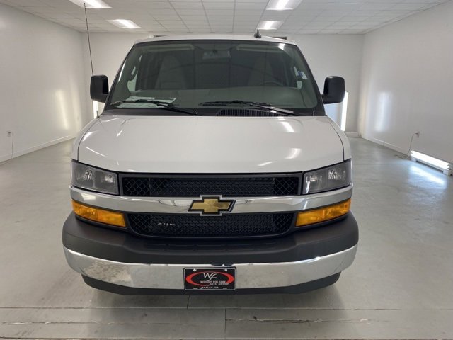 2025 Chevrolet Express Cargo 2500 photo 2