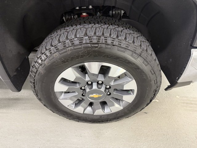 2025 Chevrolet Silverado 2500HD LT photo 4