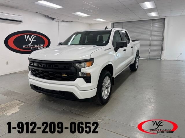 2026 Chevrolet Silverado Base's photo