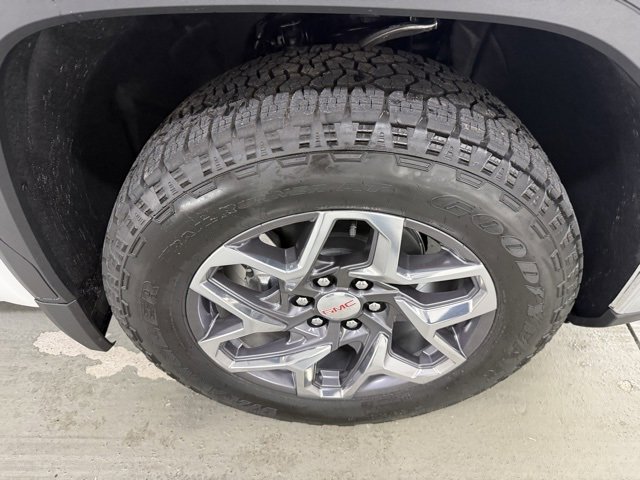 2026 Gmc Sierra 1500 SLE photo 2