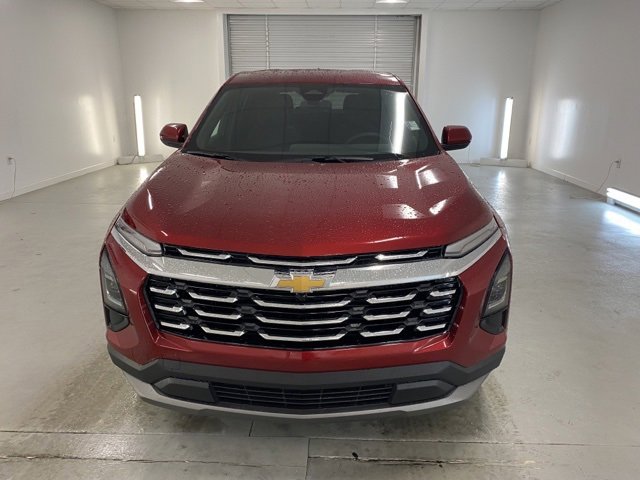 2025 Chevrolet Equinox LT photo 2