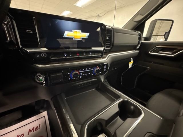 2026 Chevrolet Silverado 3500HD LT - Photo 15
